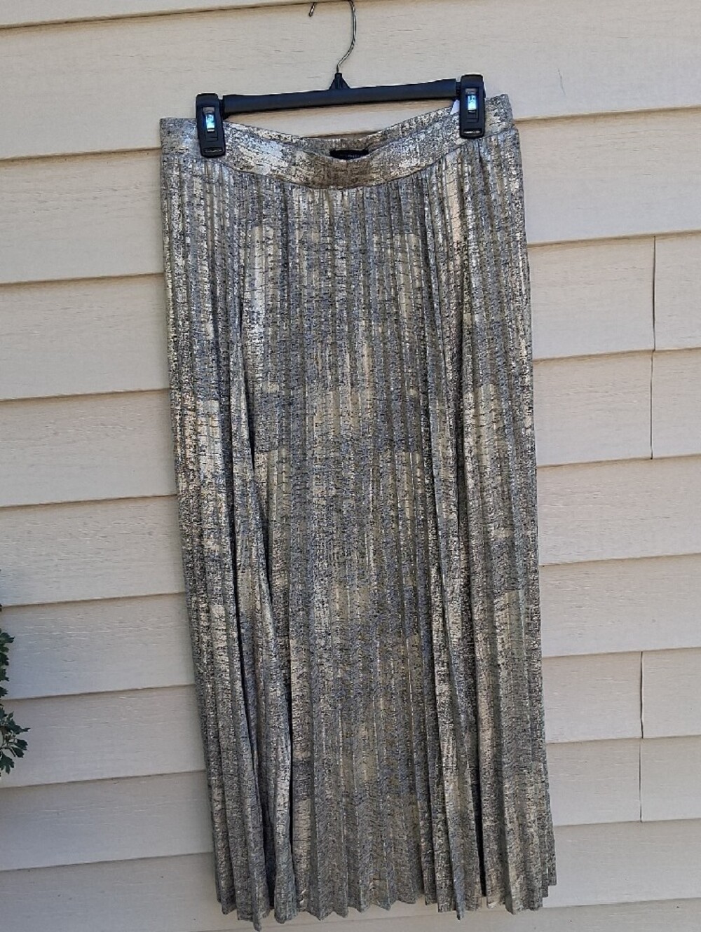 H by Halston Metallic Gold Sleeveless Pleated Maxi Set - Picture 3 of 14